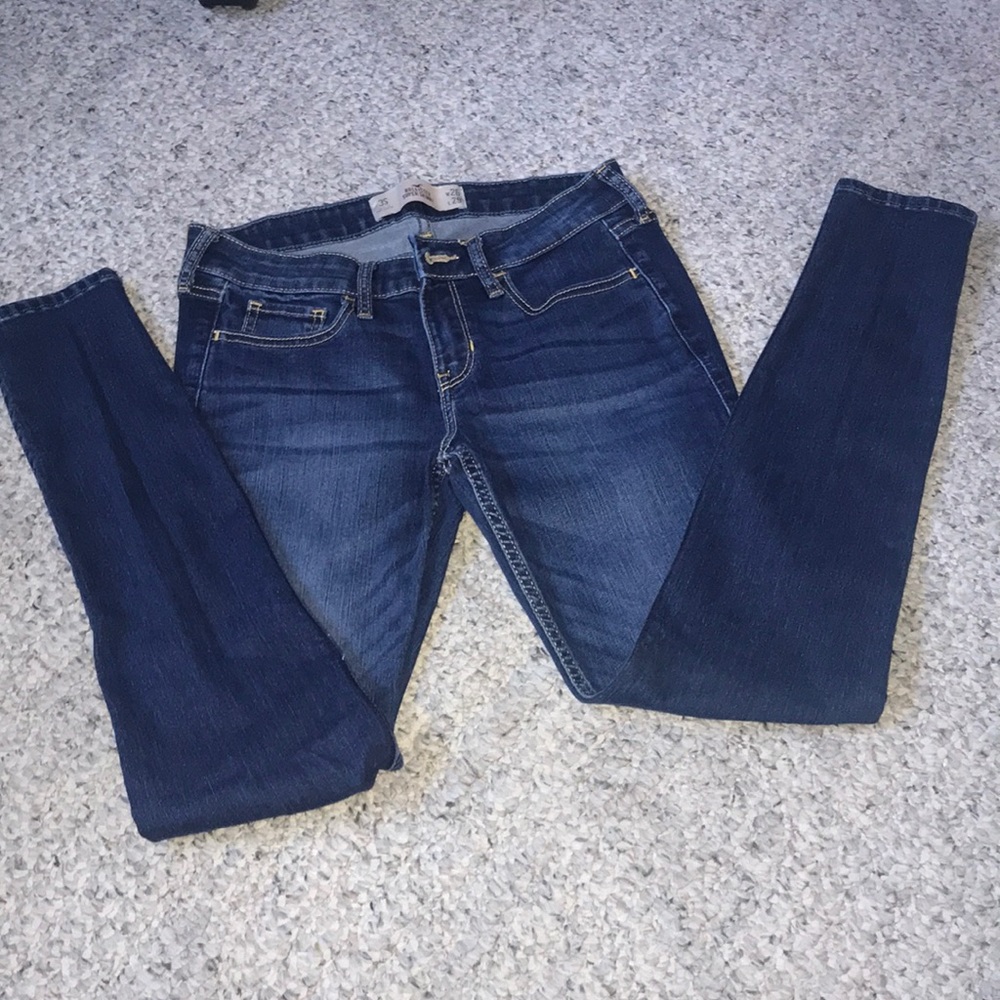 Dark wash super skinny jeans. 3SHORT